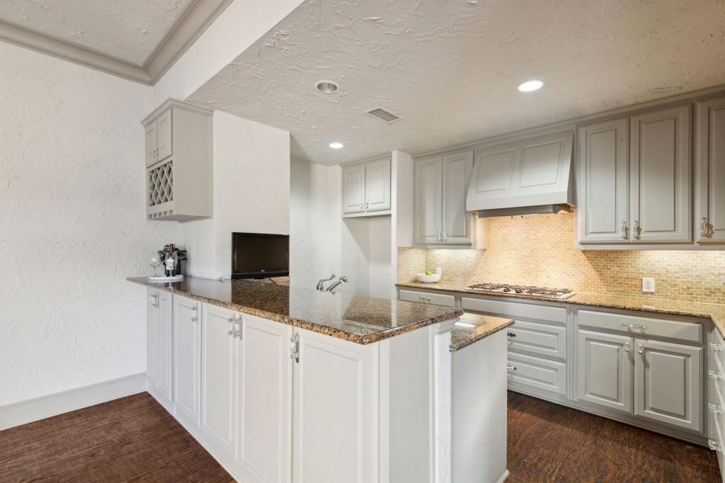 2586 King Arthur Boulevard Property Photo 12