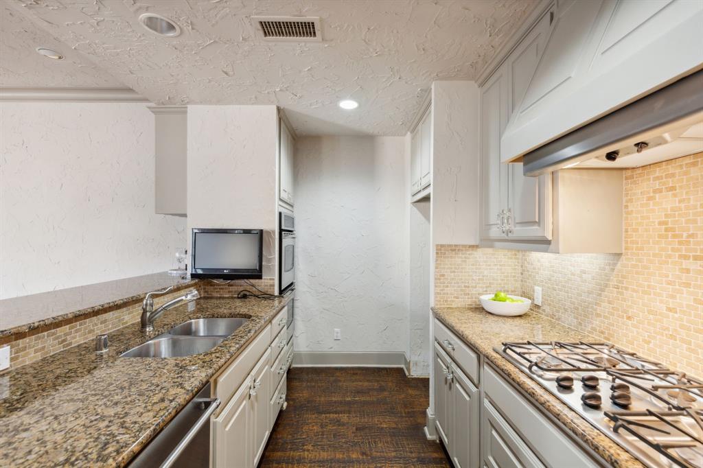2586 King Arthur Boulevard Property Photo 15