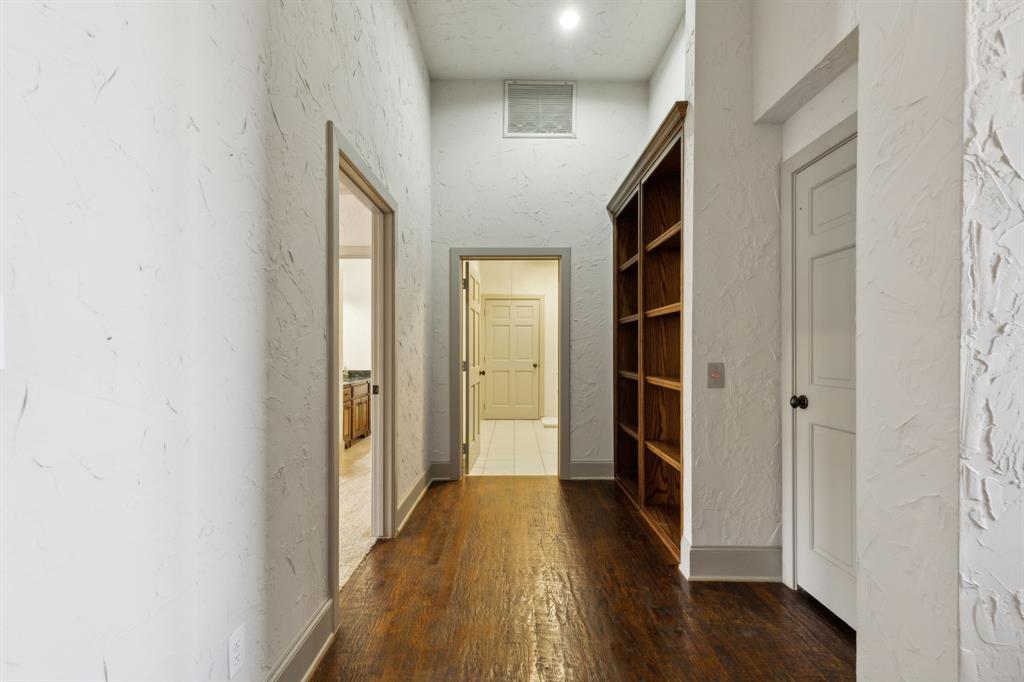 2586 King Arthur Boulevard Property Photo 22