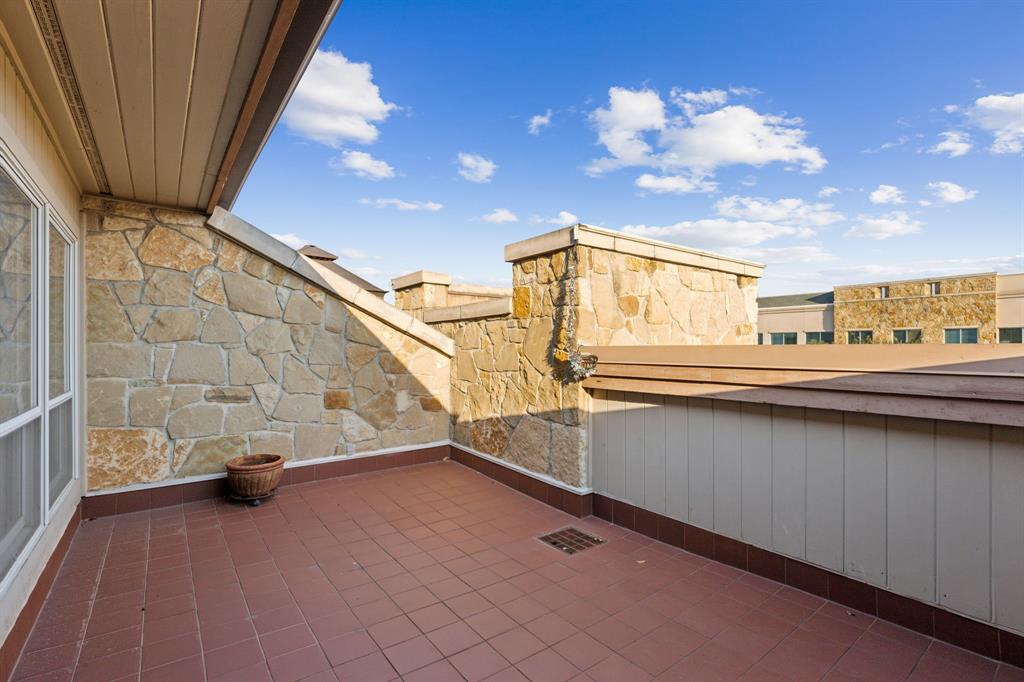 2586 King Arthur Boulevard Property Photo 28