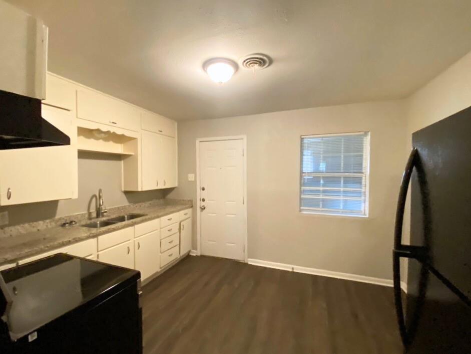 2501 Normont Circle Property Photo 8