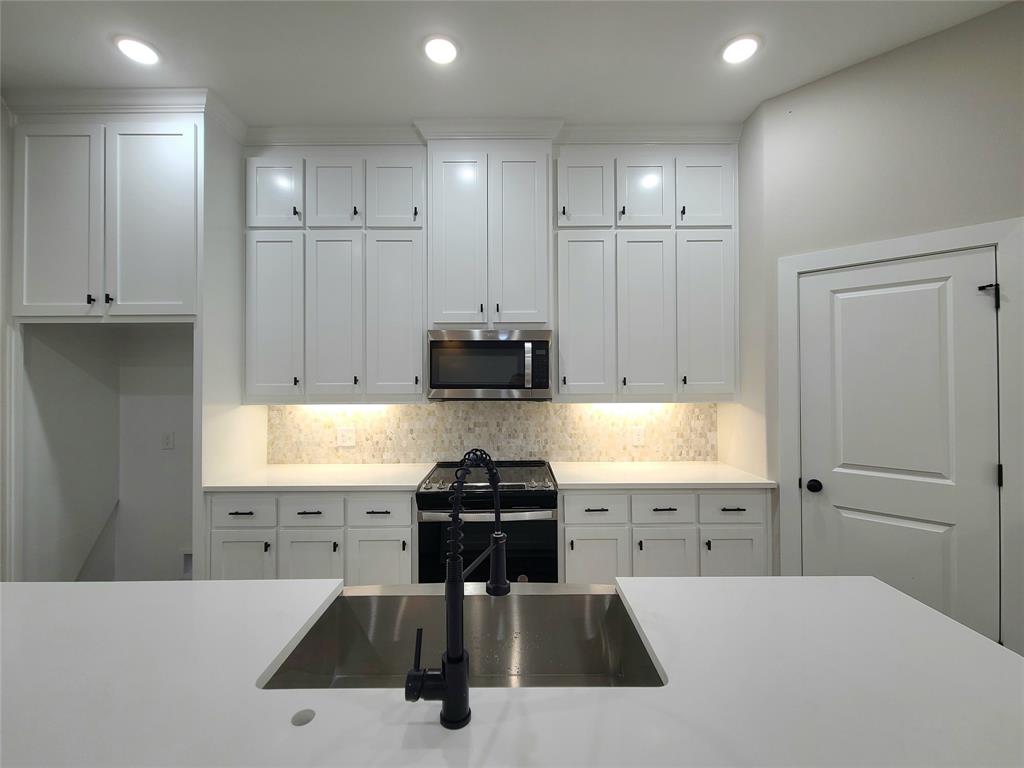 1710 W Parnell Property Photo 4