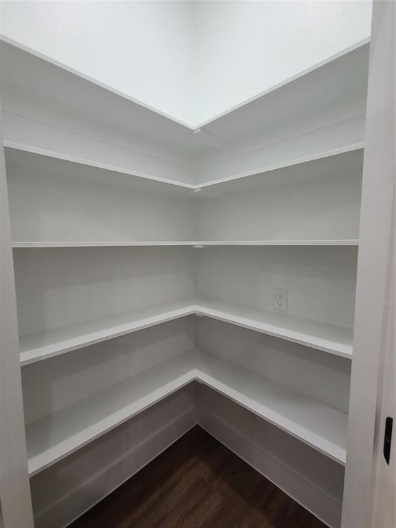 1710 W Parnell Property Photo 8