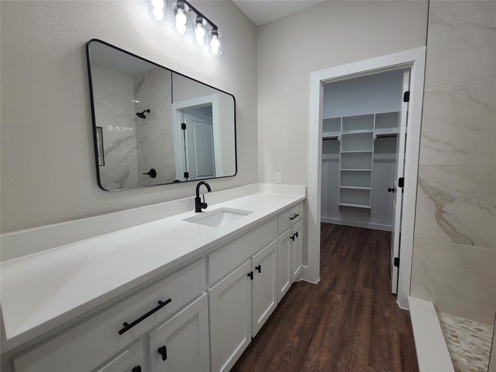 1710 W Parnell Property Photo 9