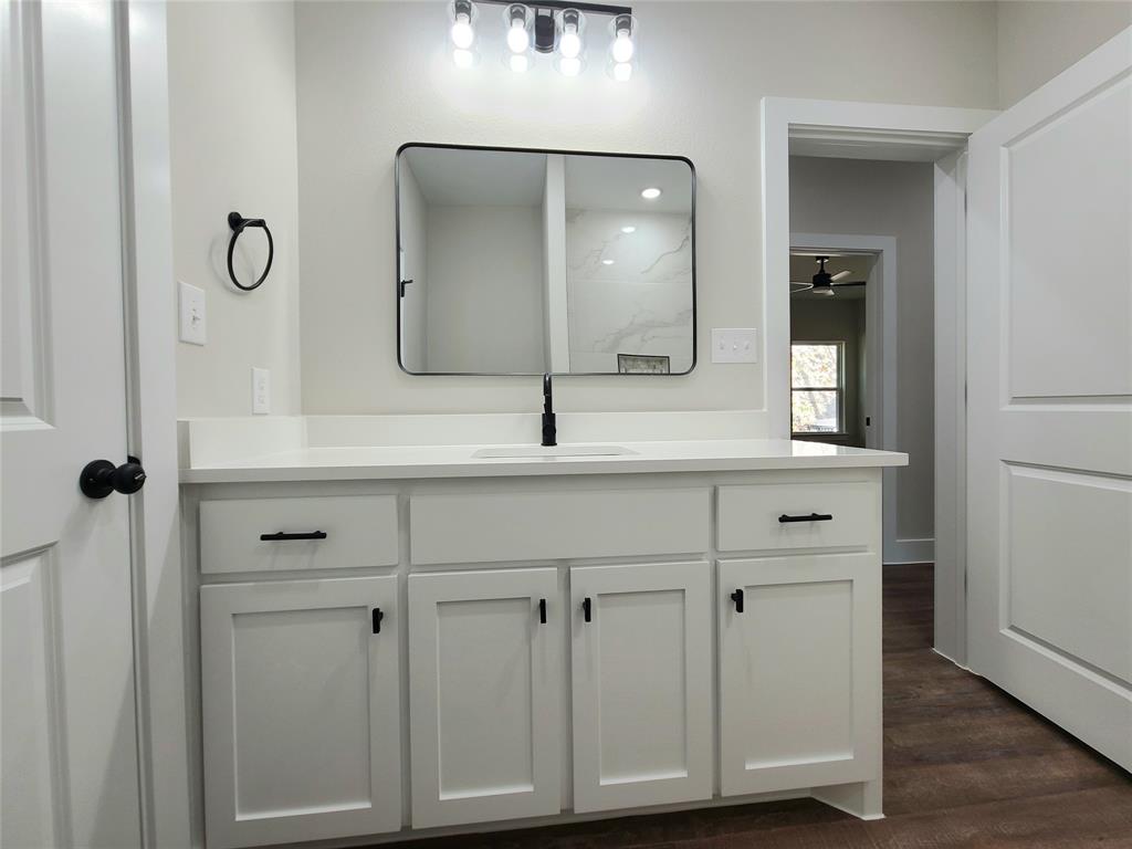 1710 W Parnell Property Photo 16