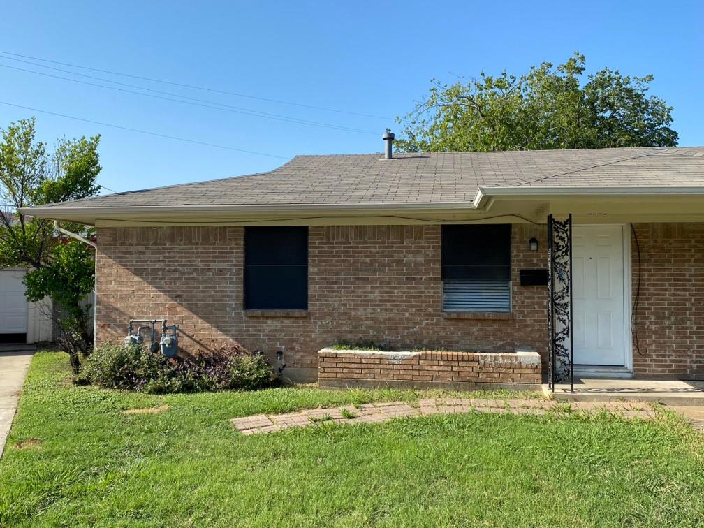 2524 Normont Circle Property Photo 1