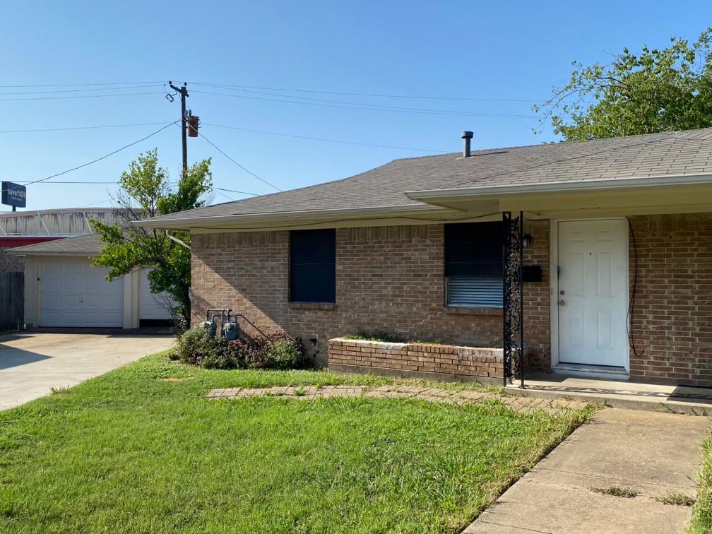 2524 Normont Circle Property Photo 2