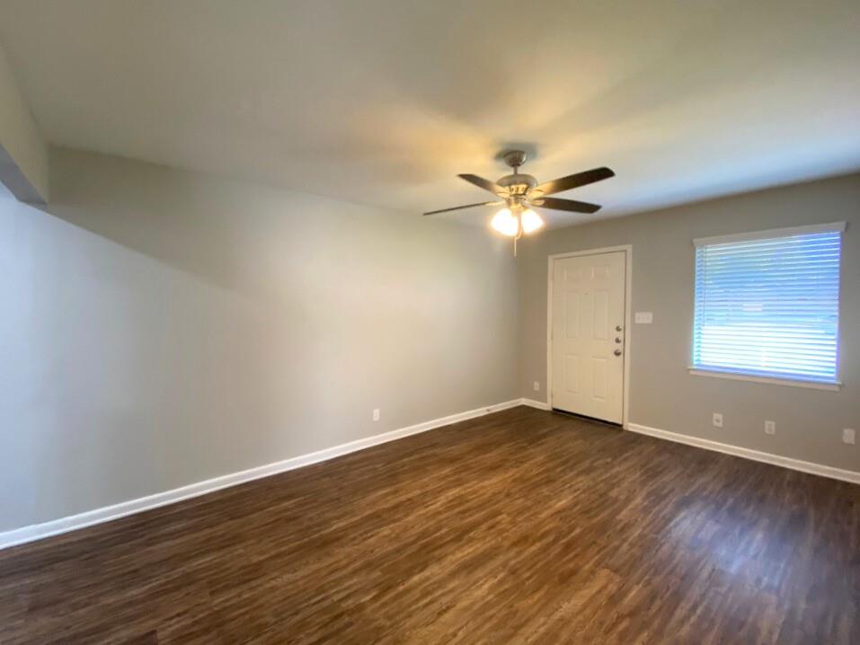 2524 Normont Circle Property Photo 4