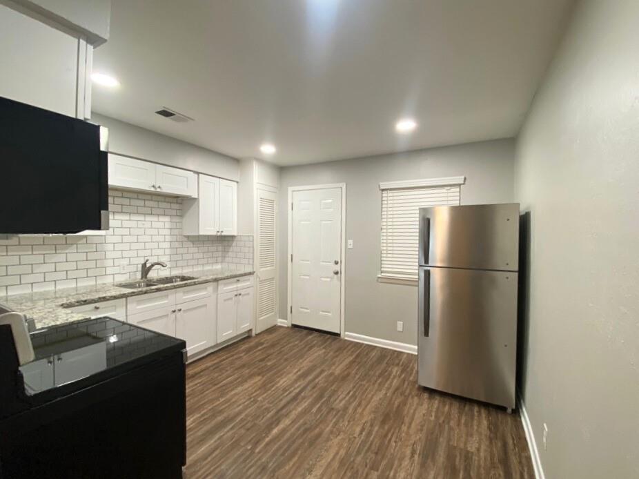 2524 Normont Circle Property Photo 8
