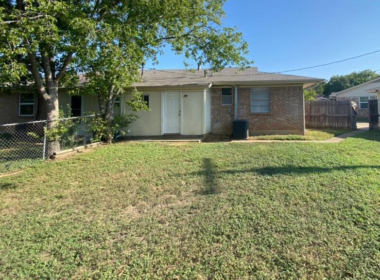 2524 Normont Circle Property Photo 11