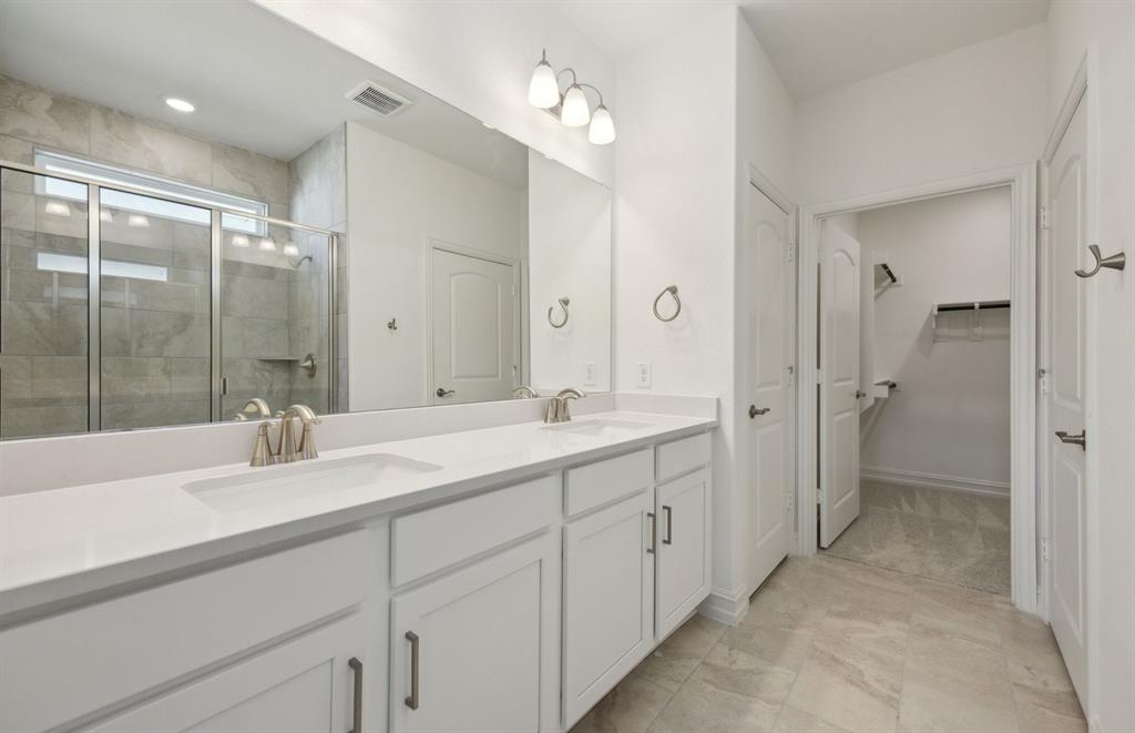 4329 Woods Court Property Photo 7