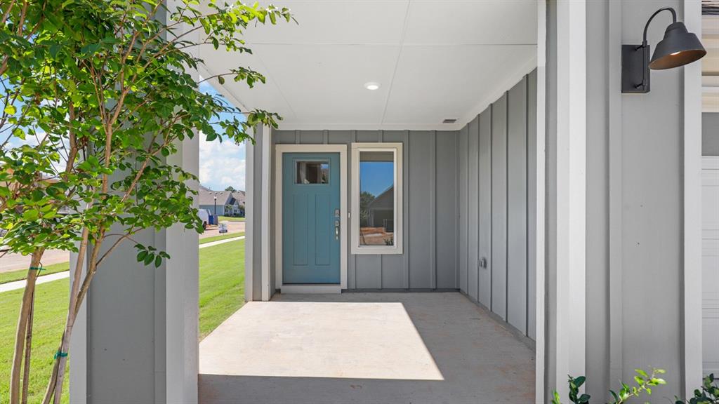 648 Capstone Circle Property Photo 2