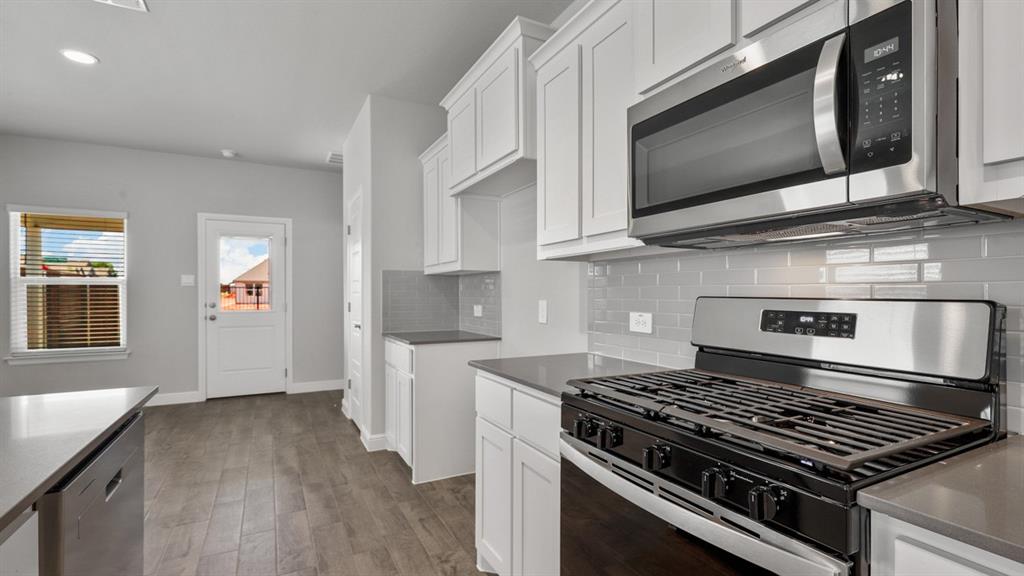 648 Capstone Circle Property Photo 4