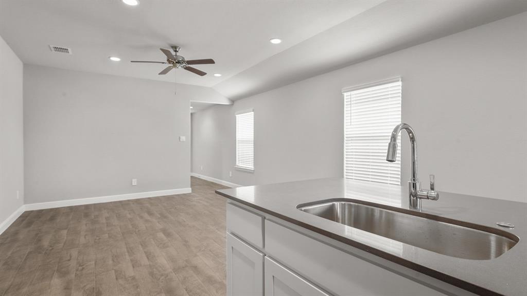 648 Capstone Circle Property Photo 8