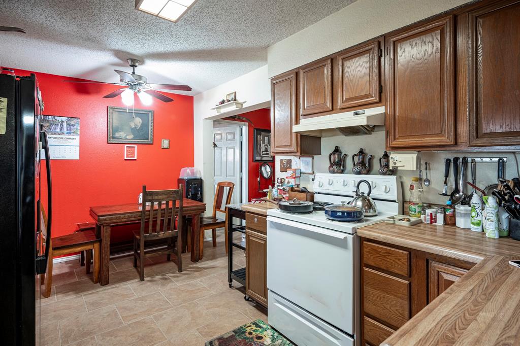 11678 S State Highway 121 Highway Property Photo 19