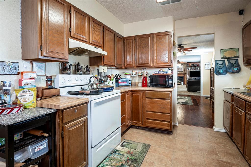 11678 S State Highway 121 Highway Property Photo 20