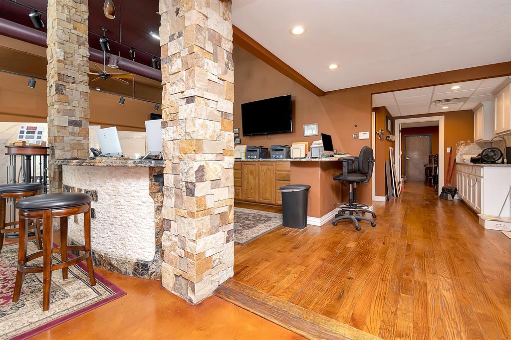 7716 Davis Boulevard Property Photo 10