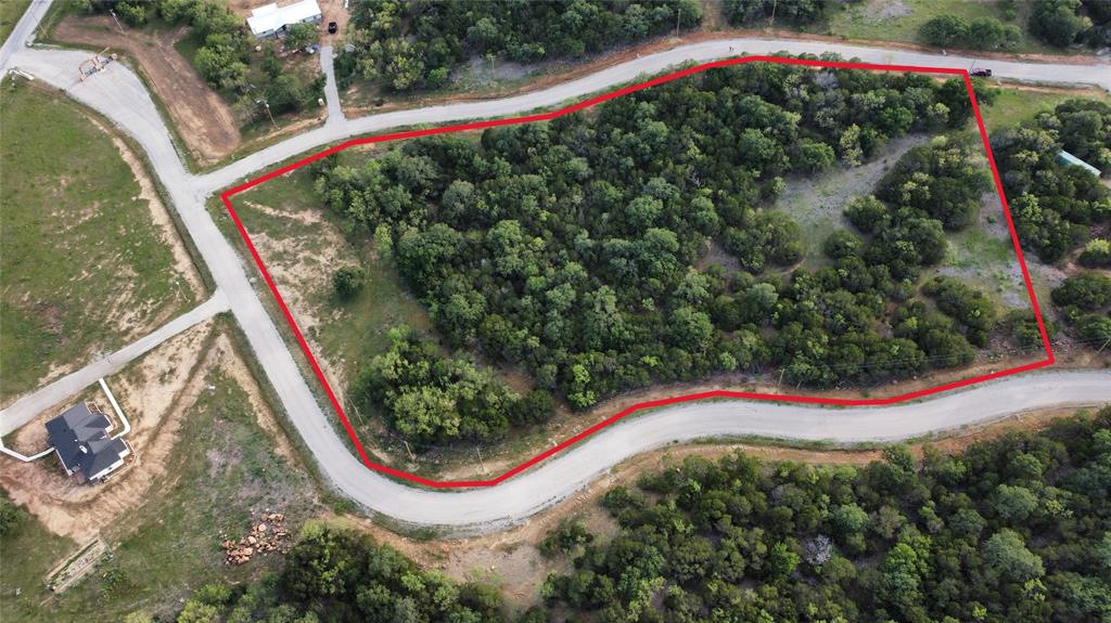106 Wooded Acres Drive Property Photo 1