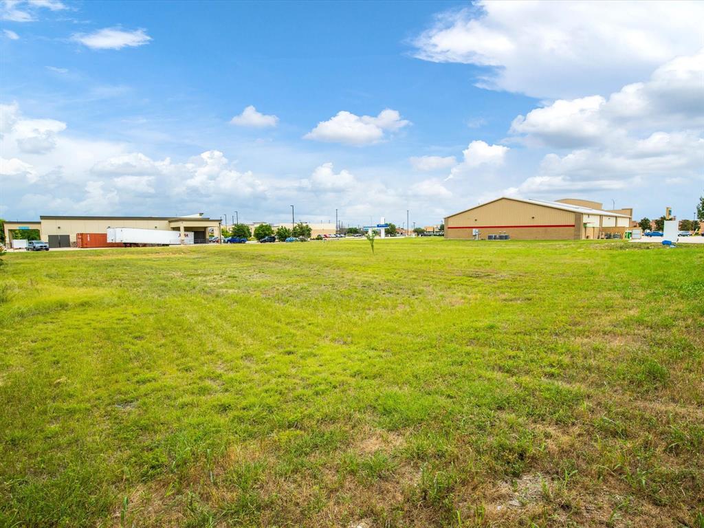 10751 N Beach Street Property Photo 18