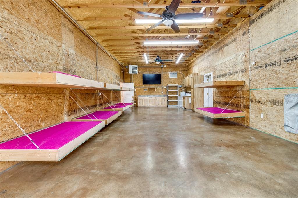 984 County Road 4027 Property Photo 11