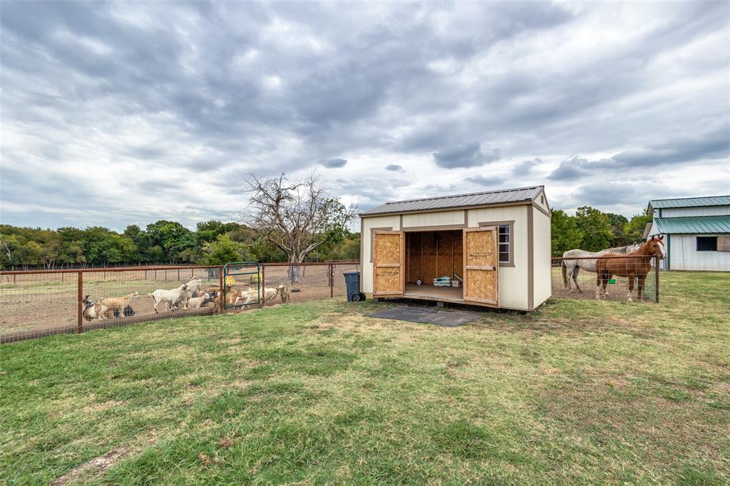 984 County Road 4027 Property Photo 16