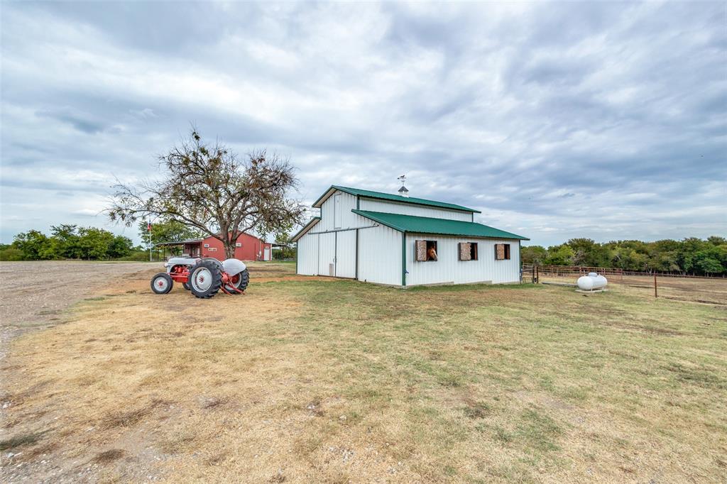 984 County Road 4027 Property Photo 17
