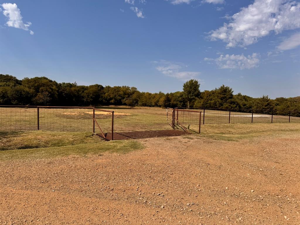 984 County Road 4027 Property Photo 21