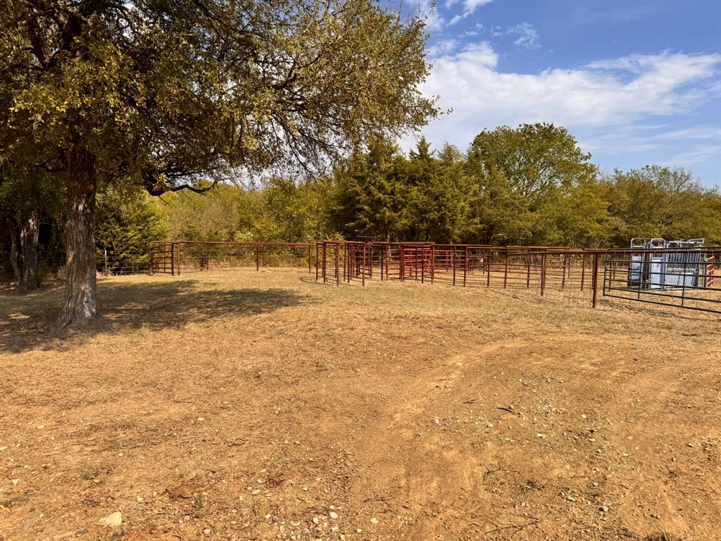984 County Road 4027 Property Photo 28