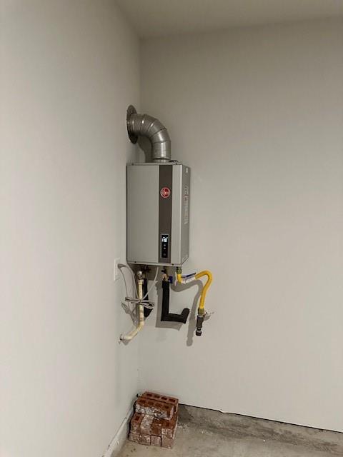 9313 Winding Creek Drive Property Photo 16