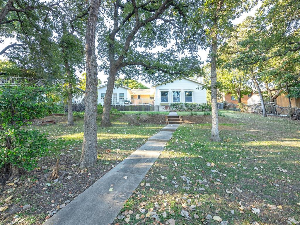 300 Shoreline Drive Property Photo 3