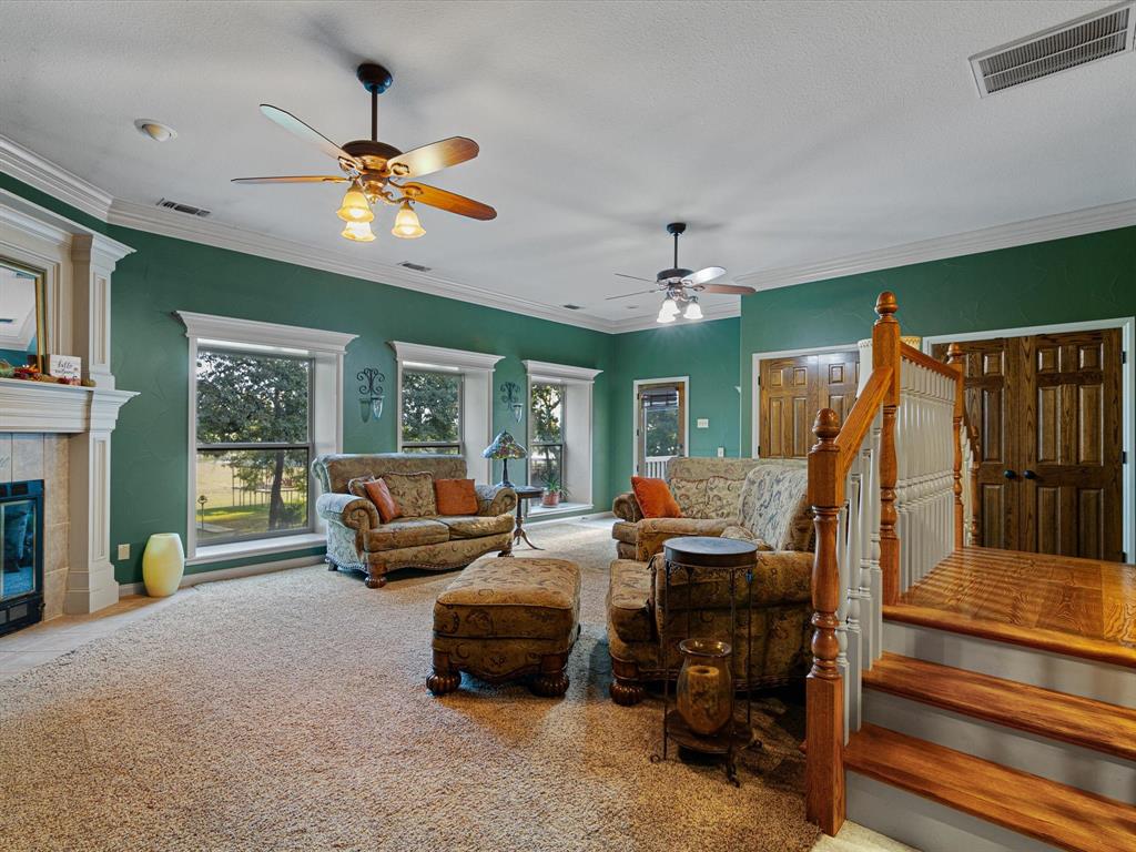 300 Shoreline Drive Property Photo 14