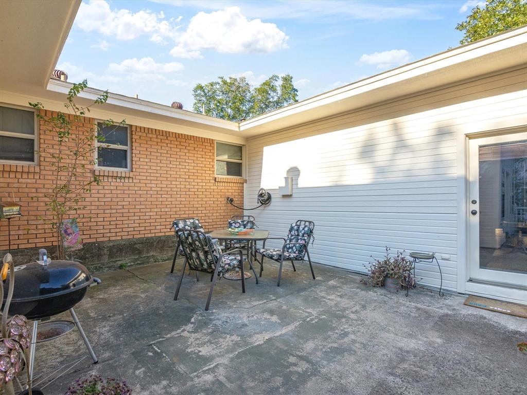 300 Shoreline Drive Property Photo 20