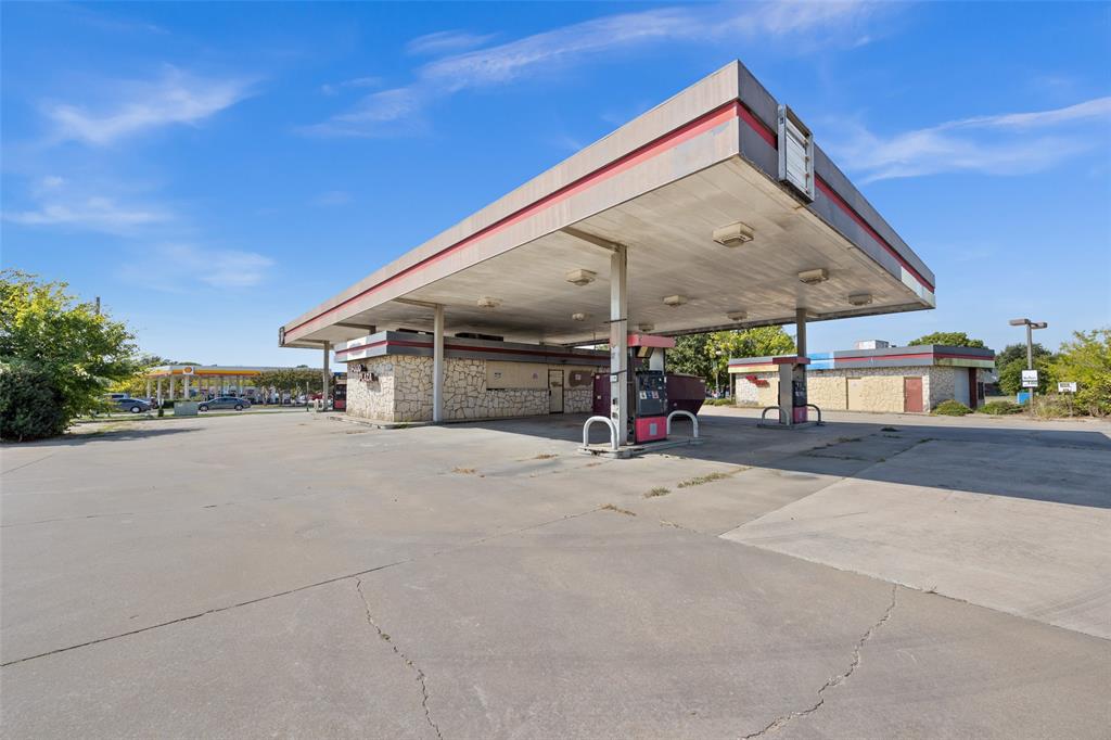 801 W Park Boulevard Property Photo