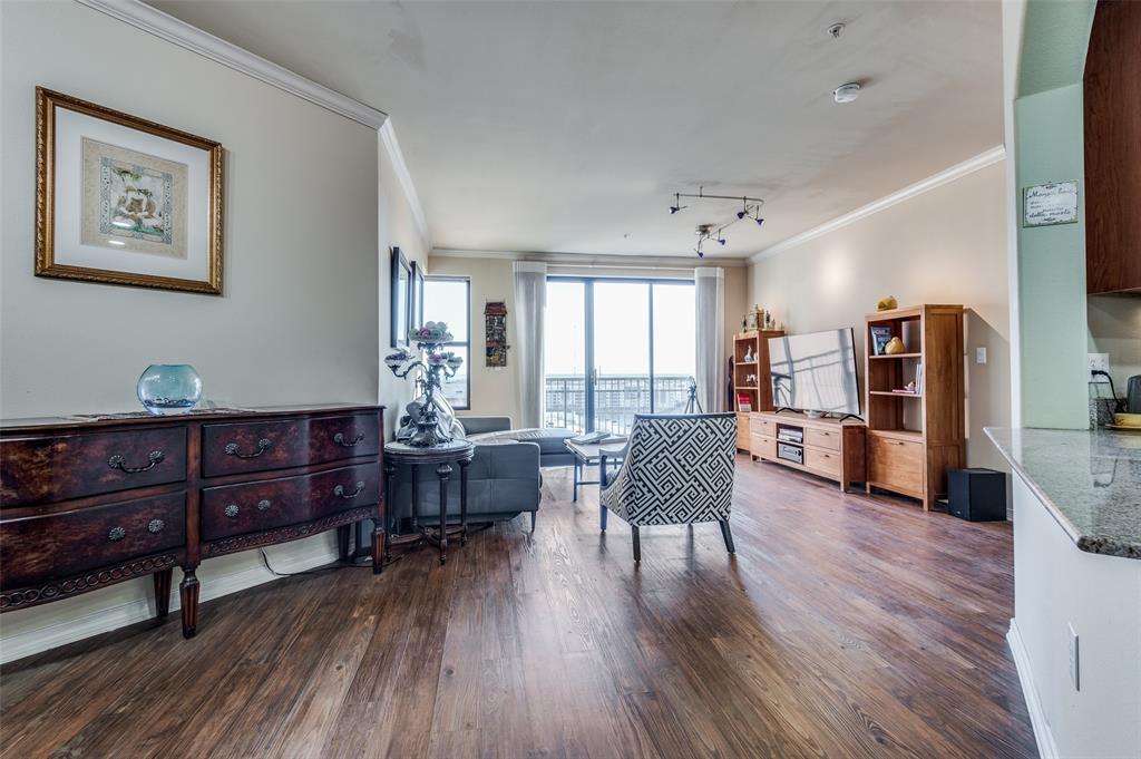 330 Las Colinas Boulevard Property Photo 4