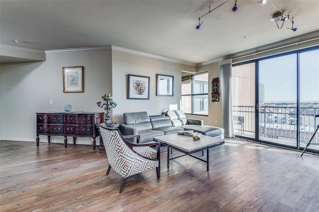 330 Las Colinas Boulevard Property Photo 8