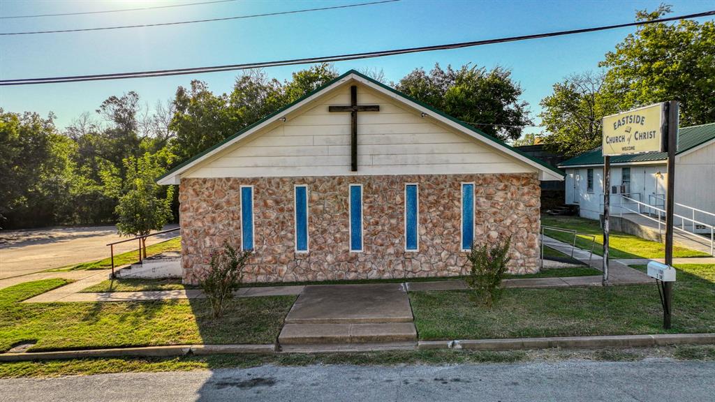 108 S Line Street Property Photo 2