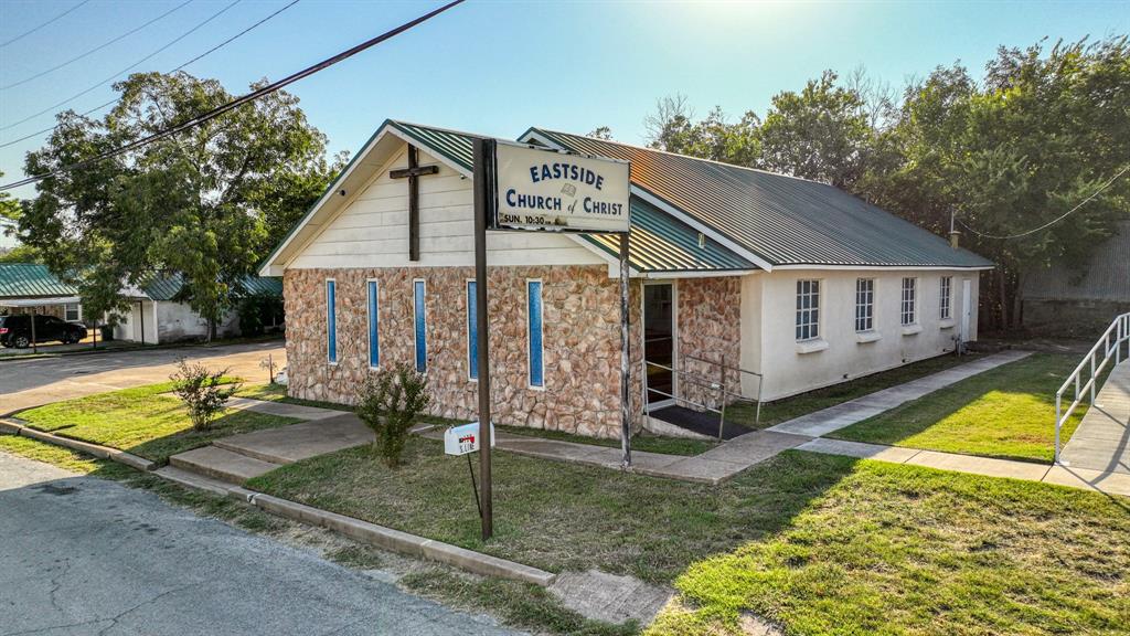 108 S Line Street Property Photo 3