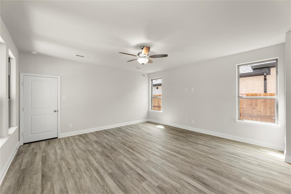 3144 Elmwood Street Property Photo 8