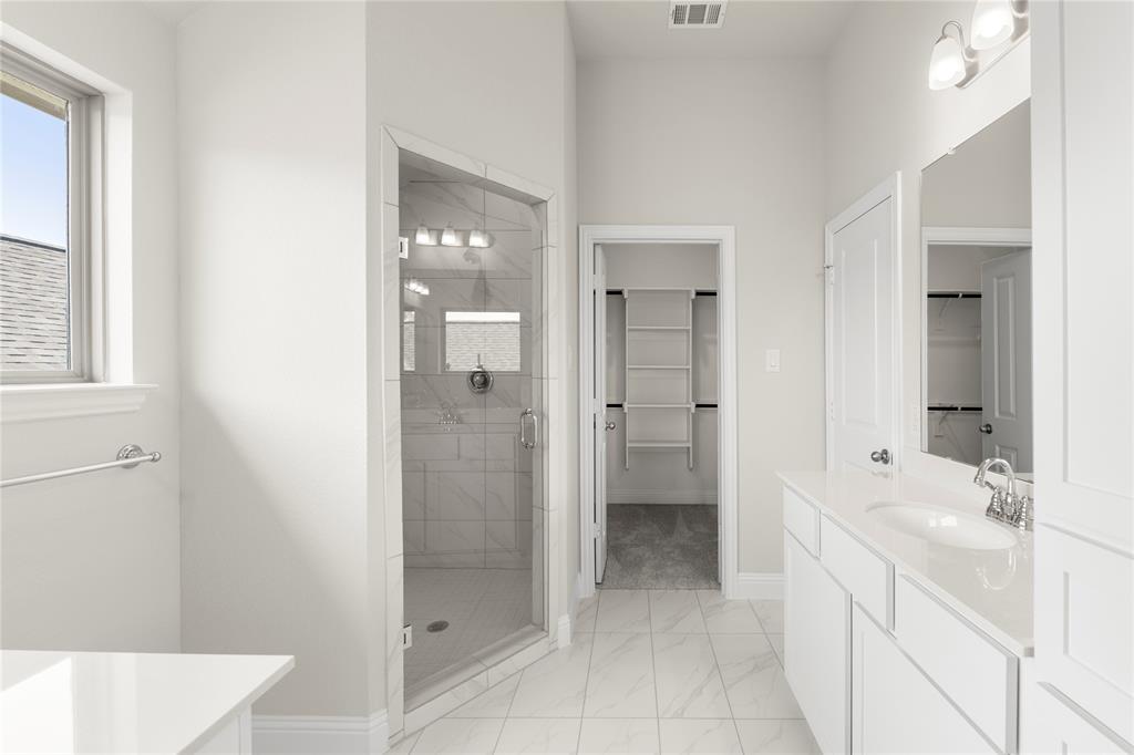 3144 Elmwood Street Property Photo 17