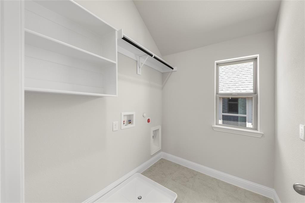 3144 Elmwood Street Property Photo 23
