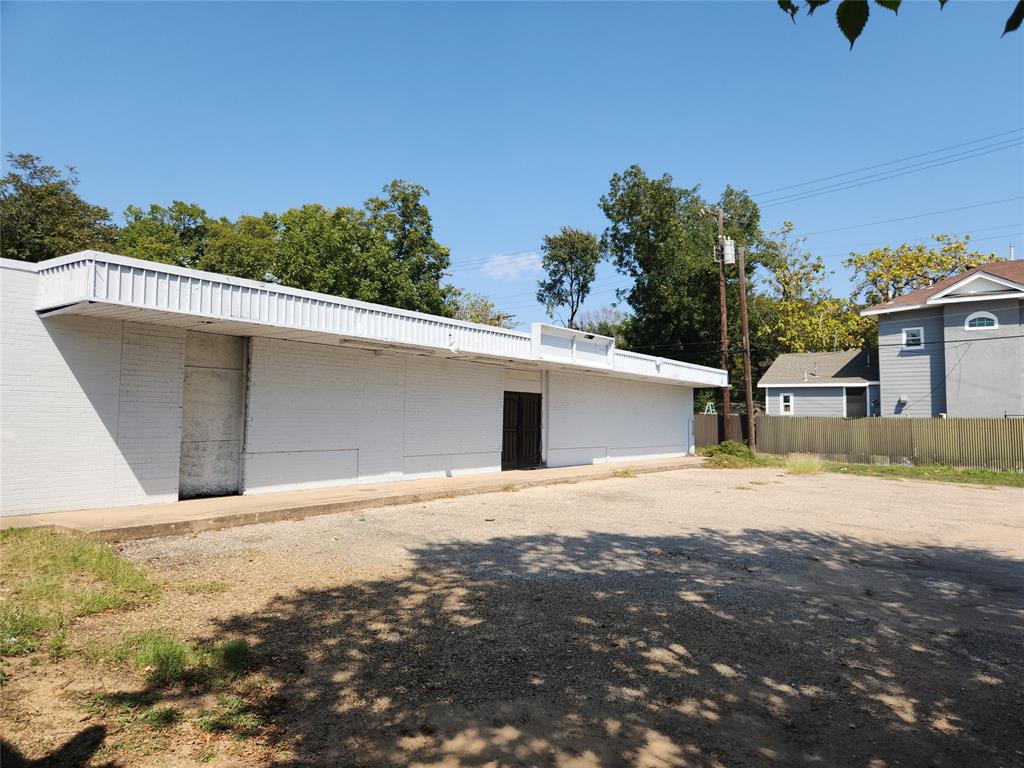 4118 Colonial Avenue Property Photo 1