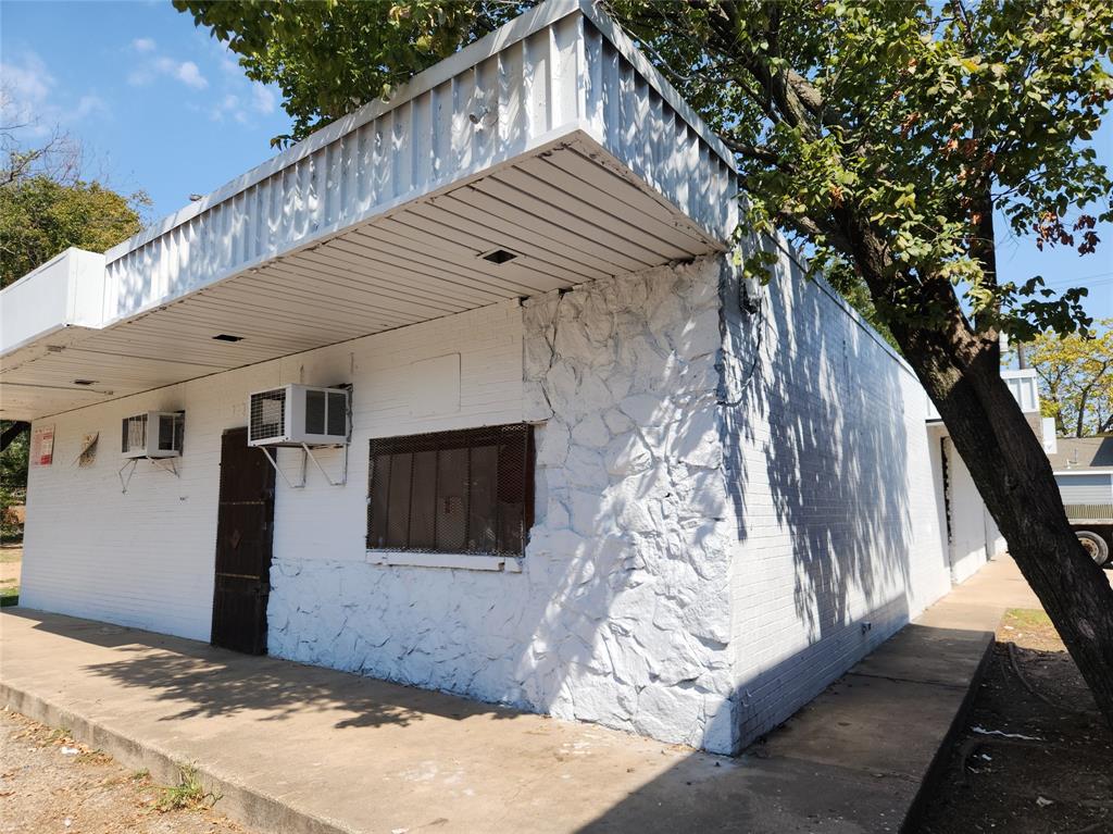 4118 Colonial Avenue Property Photo 2