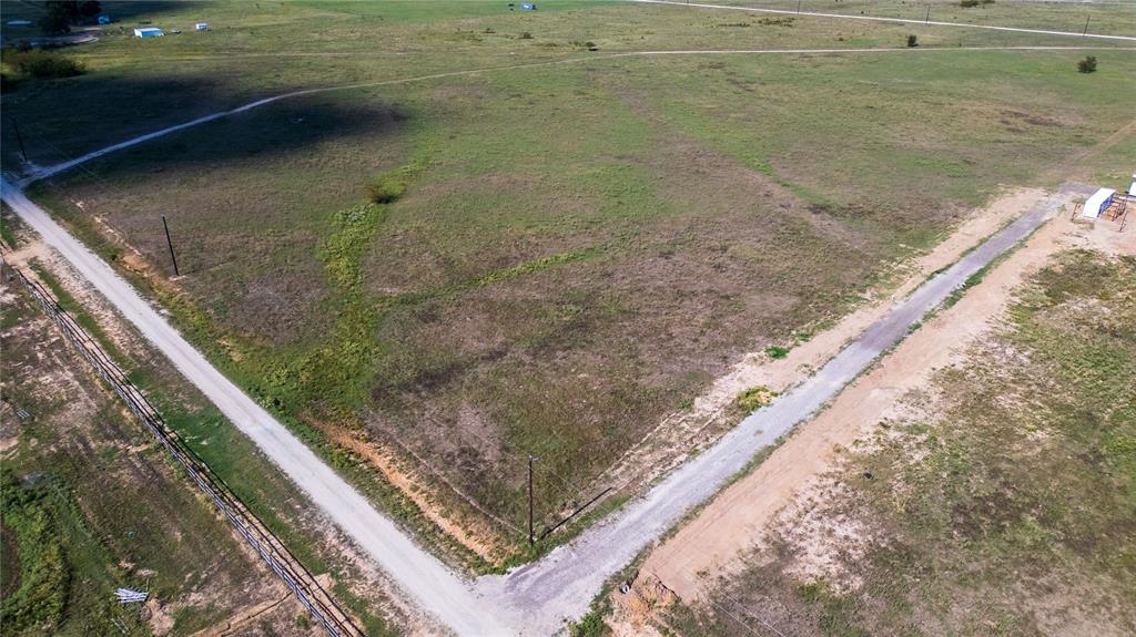 421 Private Road 7780 Property Photo 2