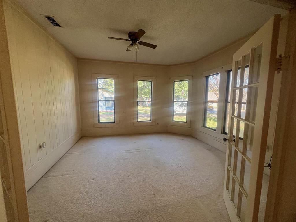 625 S Buffalo Street Property Photo 7