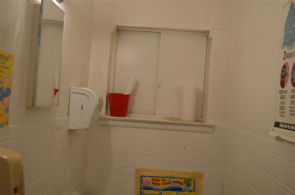 2830 E Illinois Avenue Property Photo 4