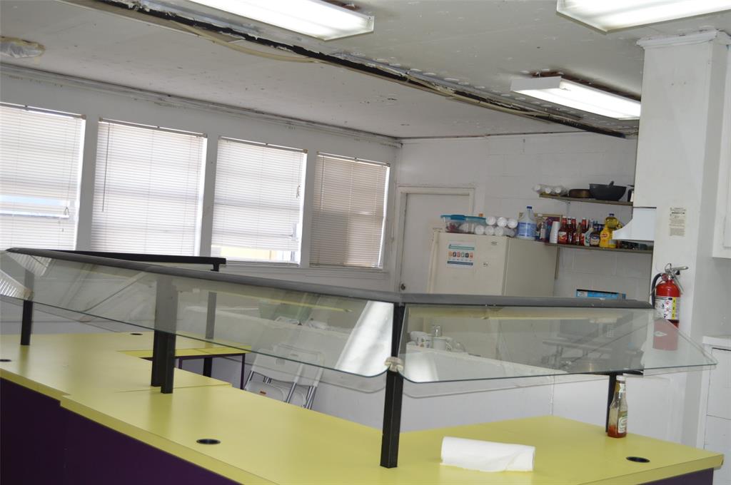 2830 E Illinois Avenue Property Photo 8