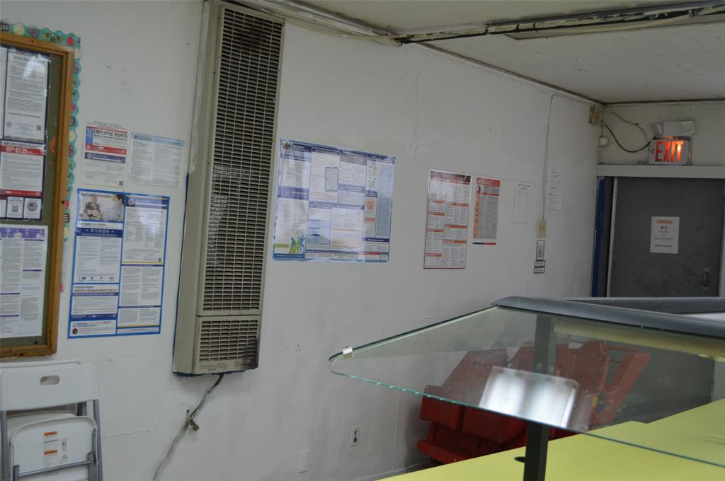 2830 E Illinois Avenue Property Photo 10