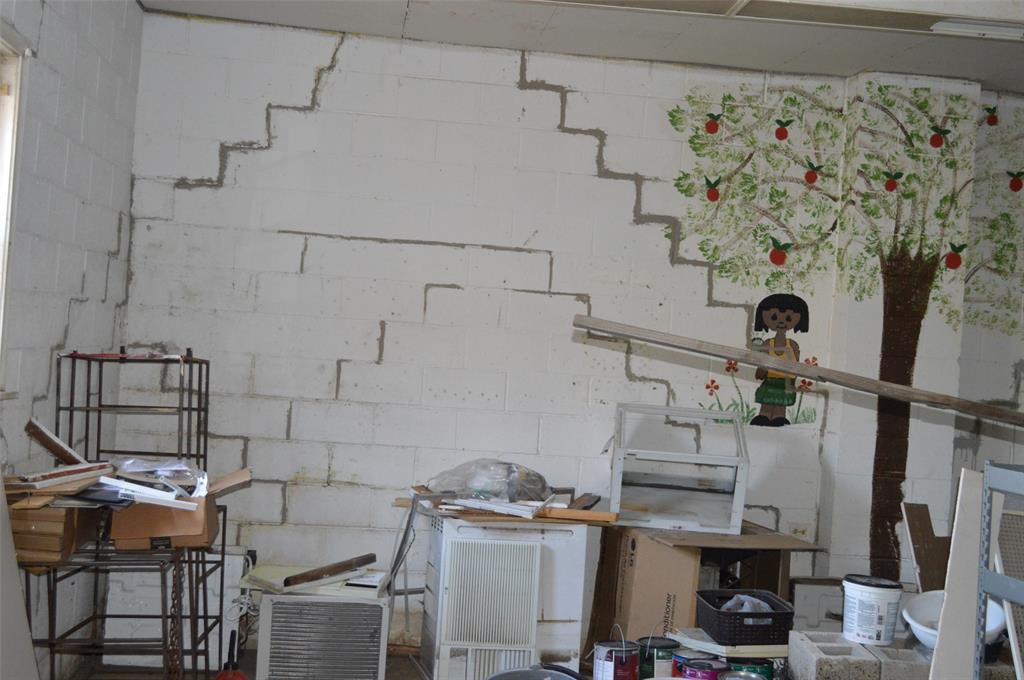 2830 E Illinois Avenue Property Photo 16