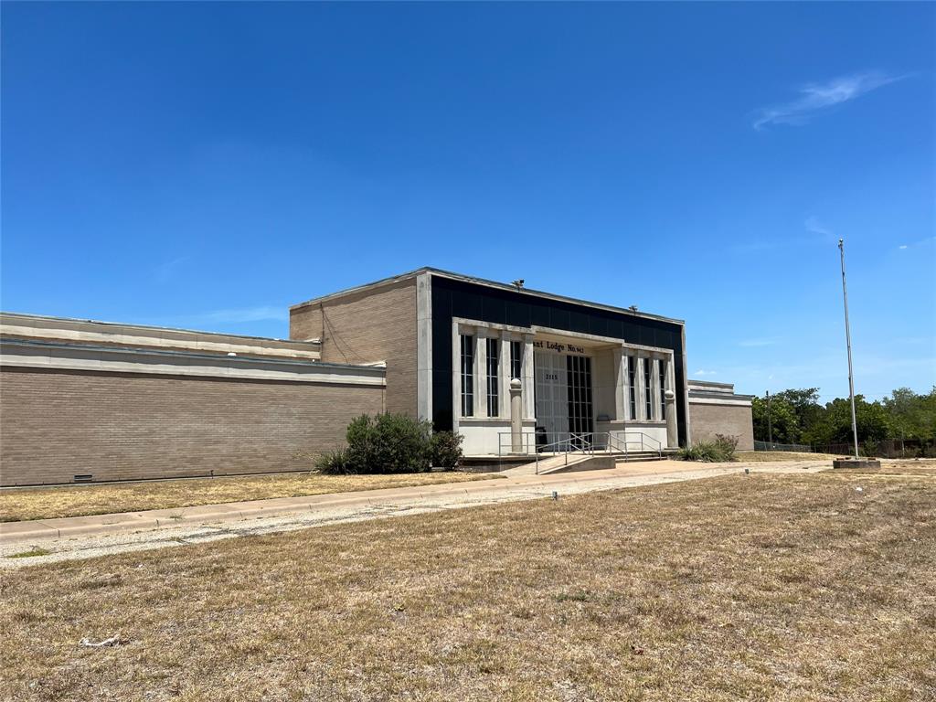 2115 Belle Avenue Property Photo 7
