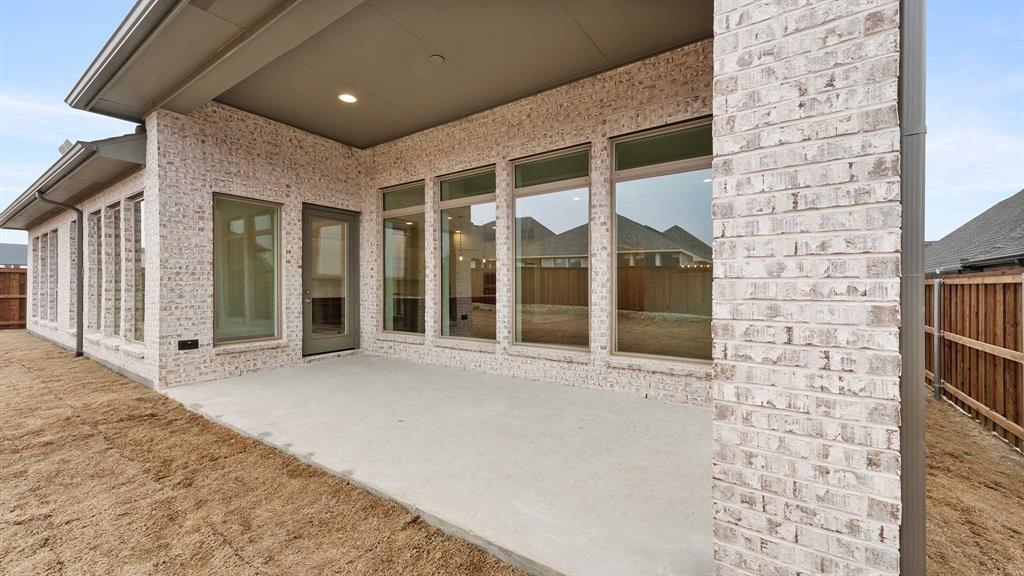 1714 Hillside Stroll Drive Property Photo 17